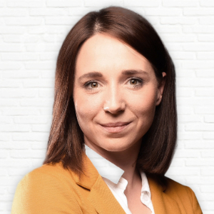 Porträt einer Frau mit braunen Haaren